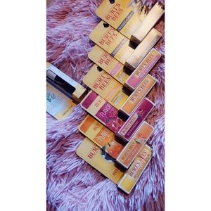 Biggest bundle of Burts bee's